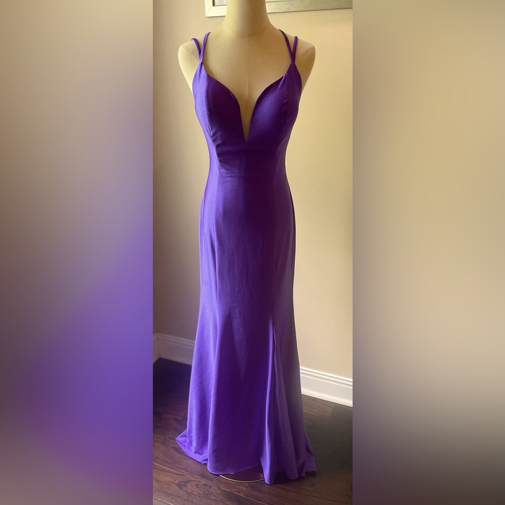 099 Elegant Purple Evening Gown